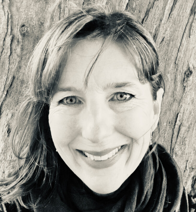 Weekly Zoom Yoga Instructor Fiona Flynn, will give a presentation titled "Stress Reduction and Desk Yoga - make your work day mo